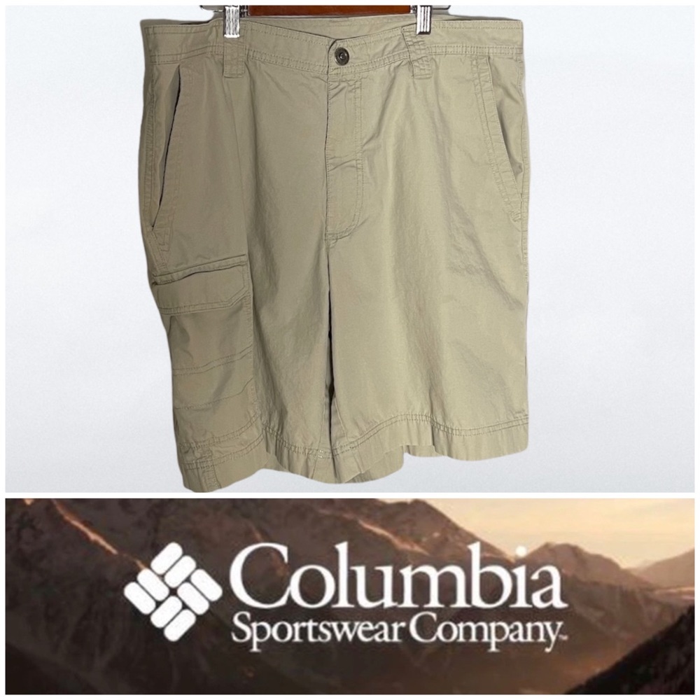 Columbia Men’s Khaki Cotton Cargo Shorts Size 36